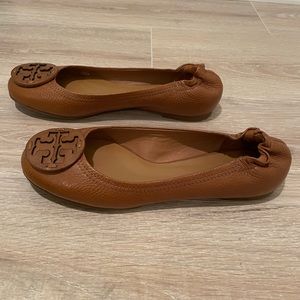 Tory Burch Reva flats in royal tan. Size 8.5